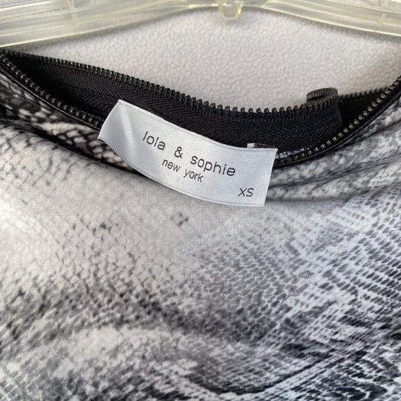 Lola & Sophie New York Snakeskin Print Blouse XS | Zip Shoulder Top - Picture 2 of 5